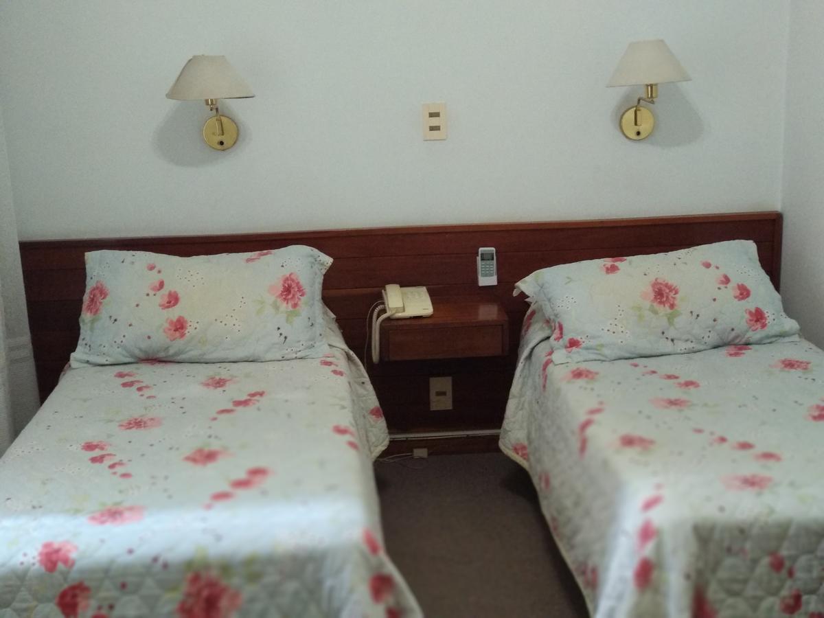 Hotel Crown ميلو المظهر الخارجي الصورة