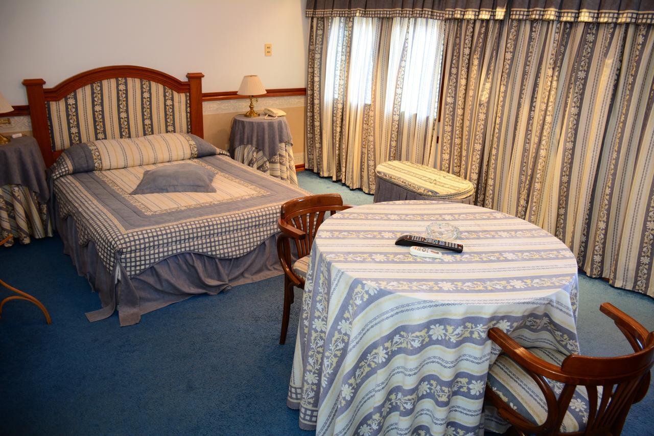 Hotel Crown ميلو المظهر الخارجي الصورة