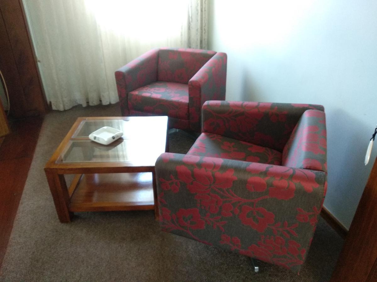 Hotel Crown ميلو المظهر الخارجي الصورة
