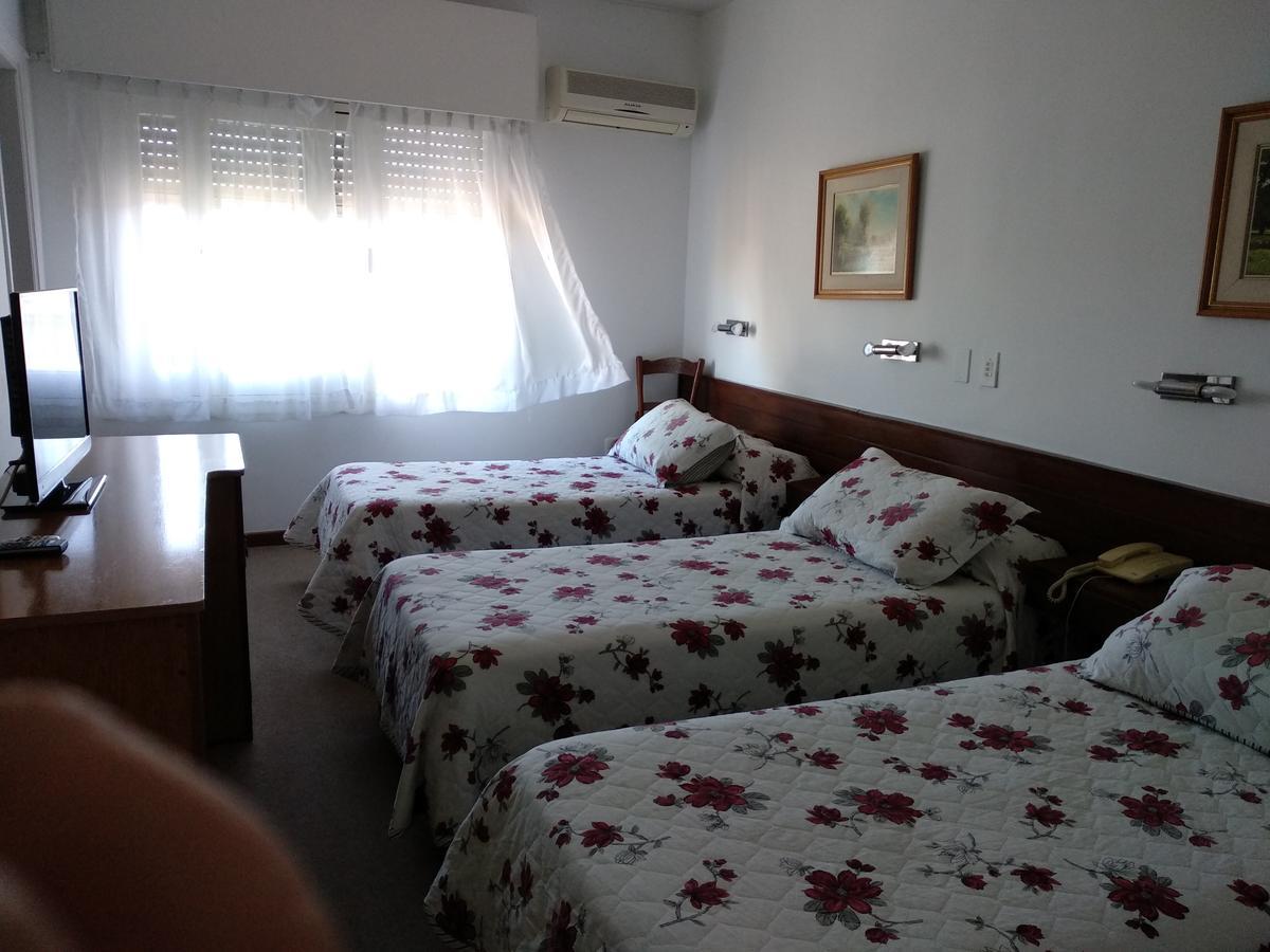 Hotel Crown ميلو المظهر الخارجي الصورة