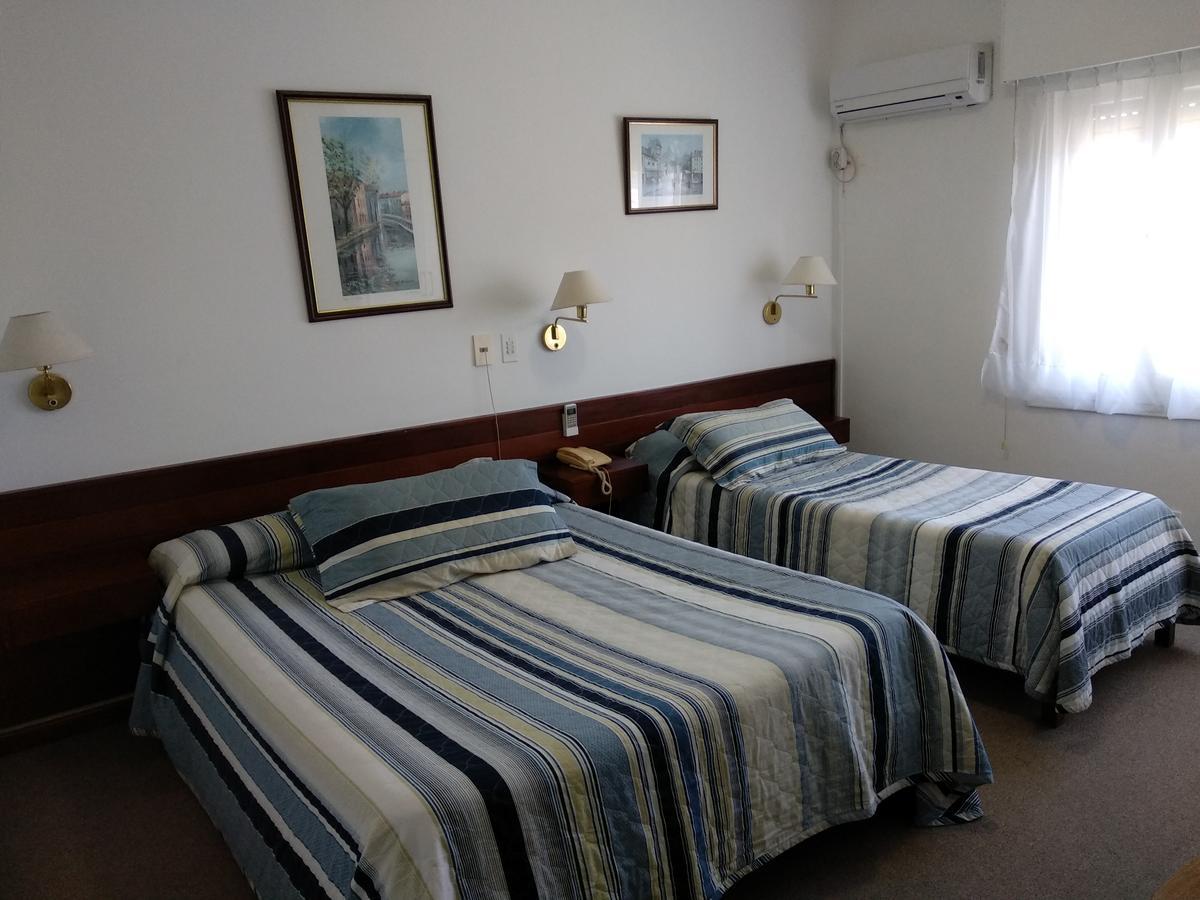 Hotel Crown ميلو المظهر الخارجي الصورة