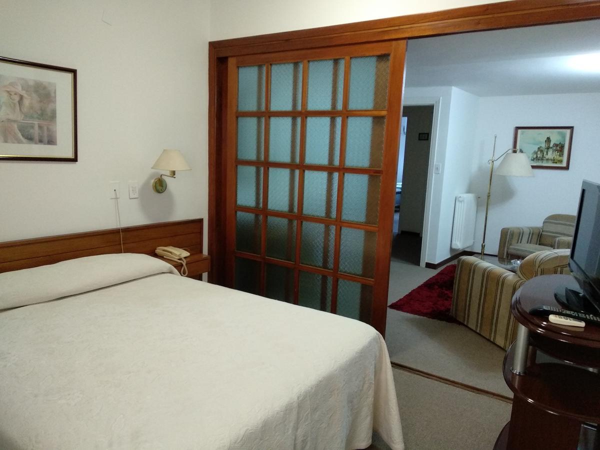 Hotel Crown ميلو المظهر الخارجي الصورة