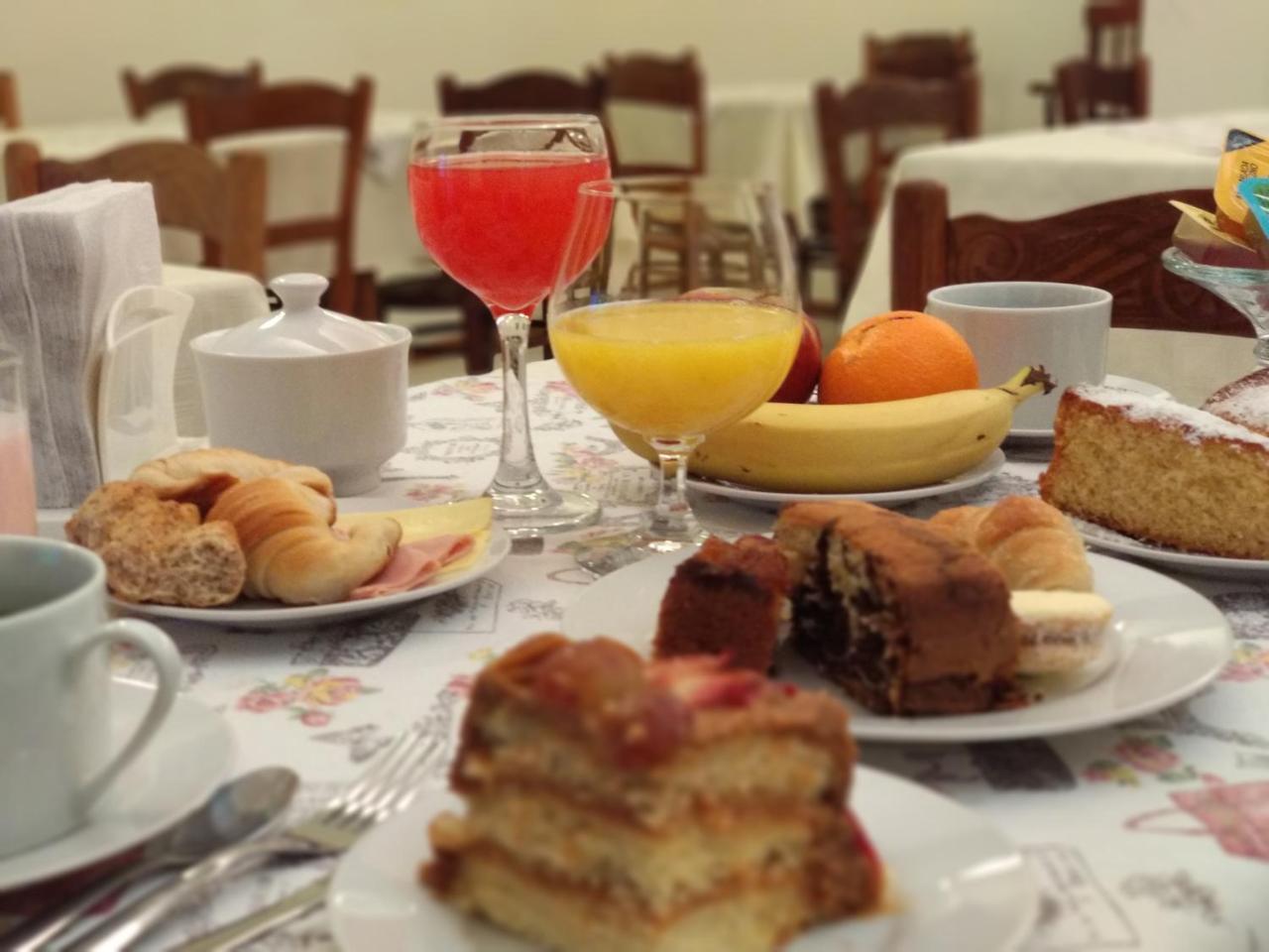Hotel Crown ميلو المظهر الخارجي الصورة