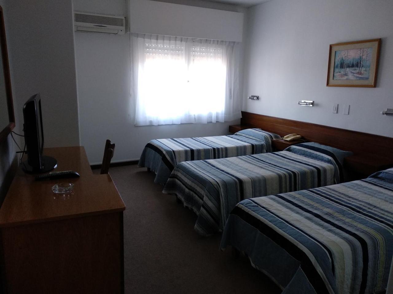 Hotel Crown ميلو المظهر الخارجي الصورة